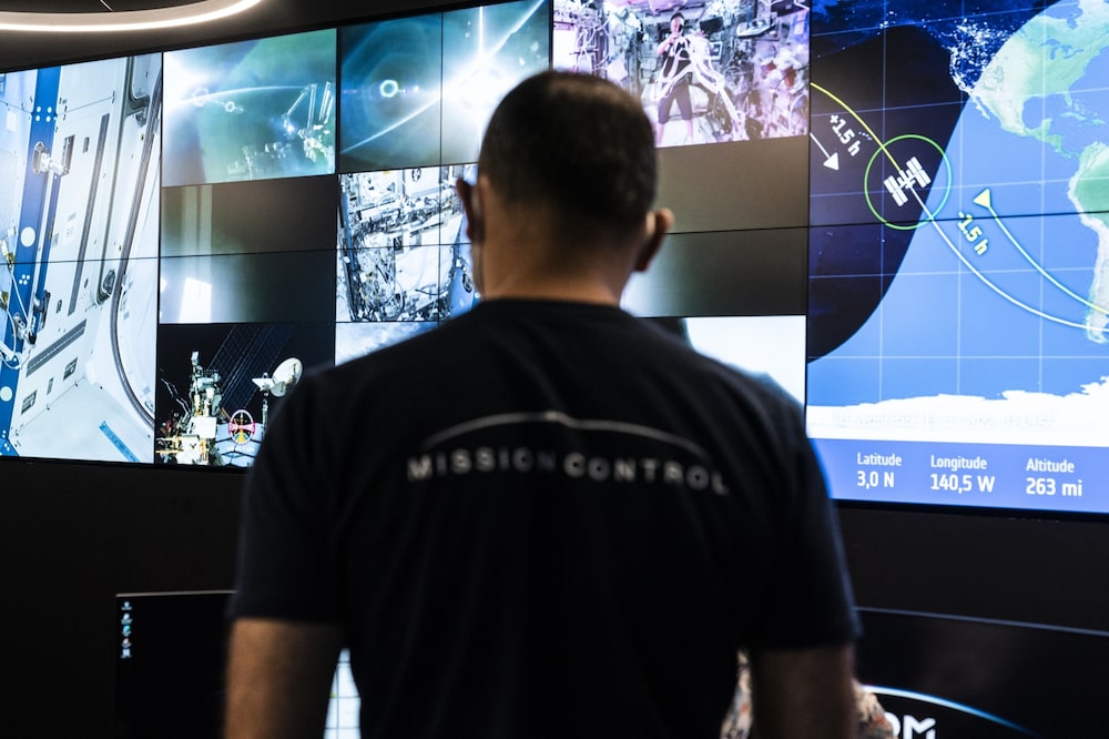 Axioms Space Axioms Space