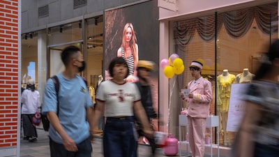 El consumo y la inversión de China se enfrían y exponen nuevos desequilibrios económicos El consumo y la inversión de China se enfrían y exponen nuevos desequilibrios económicos