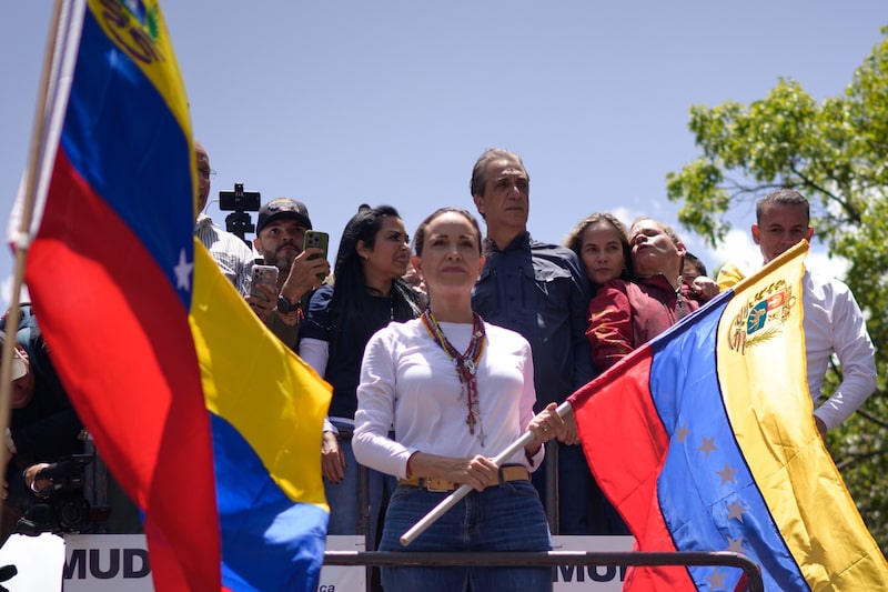 Biagio Pilieri, en la última fila al centro, con María Corina Machado durante una protesta en Caracas en agosto de 2024. Fotógrafo: Gaby Oraa/Bloomberg. Biagio Pilieri, en la última fila al centro, con María Corina Machado durante una protesta en Caracas en agosto de 2024. Fotógrafo: Gaby Oraa/Bloomberg.