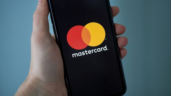 Una sonrisa o un gesto, el nuevo método de pago ‘sin contacto’ de Mastercard Una sonrisa o un gesto, el nuevo método de pago ‘sin contacto’ de Mastercard