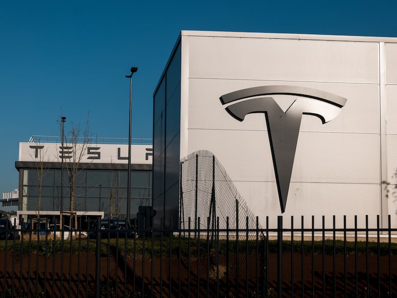 Tesla sufre un desplome de ventas en Europa pese al crecimiento del mercado eléctrico. Tesla sufre un desplome de ventas en Europa pese al crecimiento del mercado eléctrico.
