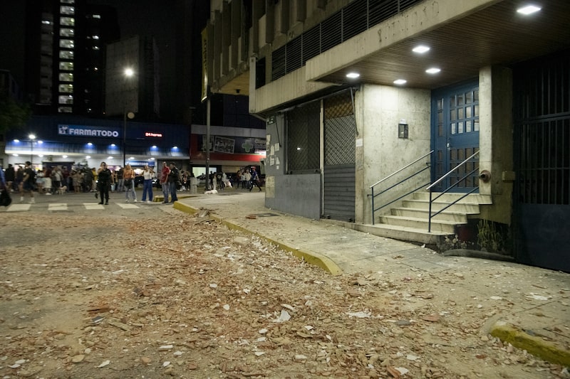 Ya son 1.943 los muertos y 10.571 los heridos muertos por doble terremoto en Venezuela. Ya son 1.943 los muertos y 10.571 los heridos muertos por doble terremoto en Venezuela.