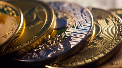 Bitcoin se descola dos mercados globais para oscilar por conta própria Bitcoin se descola dos mercados globais para oscilar por conta própria