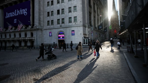 El petróleo cae y las acciones en Asia suben ante la esperanza de una desescalada en Irán El petróleo cae y las acciones en Asia suben ante la esperanza de una desescalada en Irán