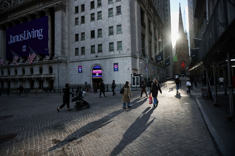 El petróleo cae y las acciones en Asia suben ante la esperanza de una desescalada en Irán El petróleo cae y las acciones en Asia suben ante la esperanza de una desescalada en Irán