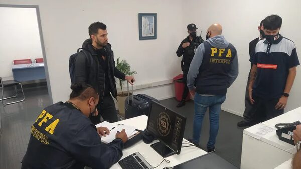 Generación Zoe: detuvieron en Ezeiza a la mano derecha de Leonardo Cositorto Generación Zoe: detuvieron en Ezeiza a la mano derecha de Leonardo Cositorto