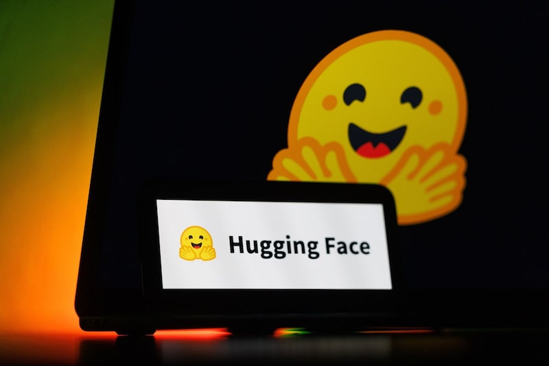 El logotipo de la startup de inteligencia artificial Hugging Face Inc. El logotipo de la startup de inteligencia artificial Hugging Face Inc.