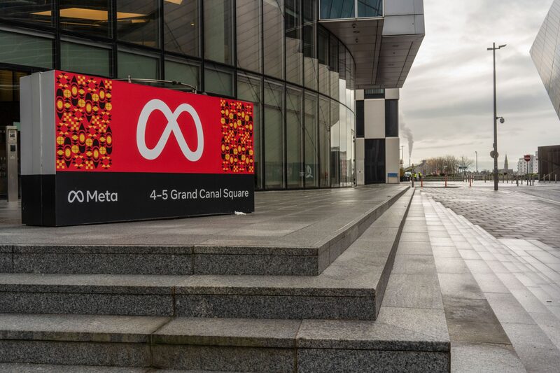 A penalização supera uma multa de €746 milhões anteriormente aplicada pela UE à Amazon, também por questões de privacidade de dados A penalização supera uma multa de €746 milhões anteriormente aplicada pela UE à Amazon, também por questões de privacidade de dados