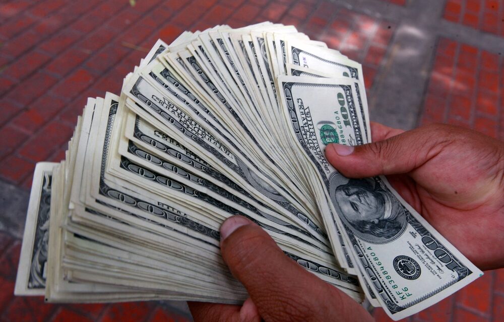 Tipo de cambio en Perú: Dólar continúa operando por encima de la barrera psicológica de 4 soles. Tipo de cambio en Perú: Dólar continúa operando por encima de la barrera psicológica de 4 soles.