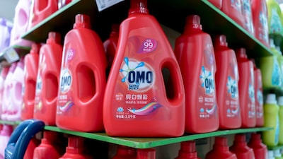 Unilever estuda subir preços de produtos de limpeza com pressão da guerra, diz CFO Unilever estuda subir preços de produtos de limpeza com pressão da guerra, diz CFO