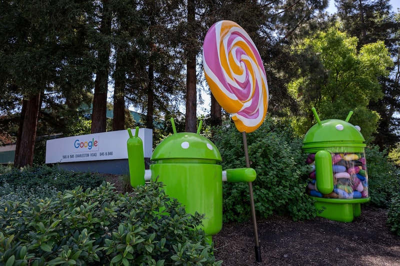 Figuras de Android en la sede de Google en Mountain View, California. Fotógrafo: David Paul Morris/Bloomberg. Figuras de Android en la sede de Google en Mountain View, California. Fotógrafo: David Paul Morris/Bloomberg.