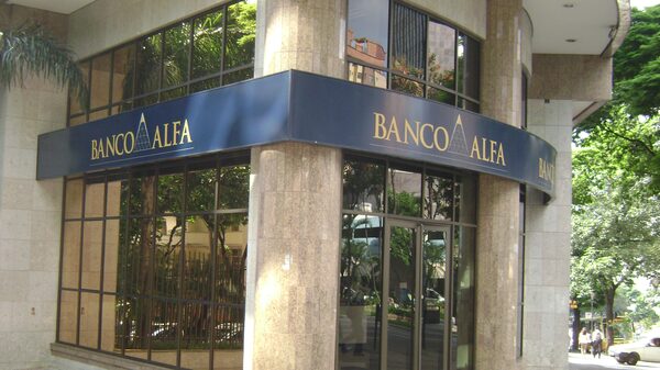 Por que o Banco Safra decidiu comprar o grupo Alfa por R$ 1 bilhão? Por que o Banco Safra decidiu comprar o grupo Alfa por R$ 1 bilhão?