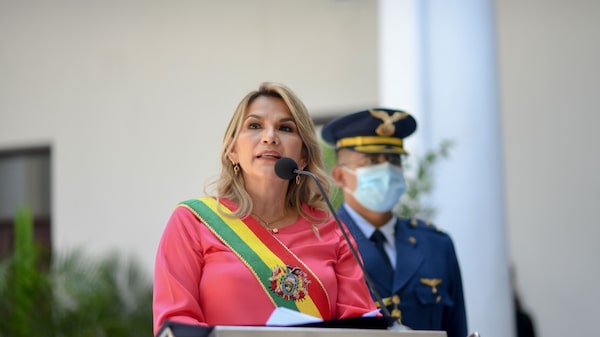 La expresidenta Jeanine Áñez queda libre tras anularse su condena en Bolivia La expresidenta Jeanine Áñez queda libre tras anularse su condena en Bolivia