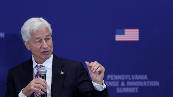 Jamie Dimon faz alerta ao governo britânico sobre risco de elevar impostos sobre bancos Jamie Dimon faz alerta ao governo britânico sobre risco de elevar impostos sobre bancos