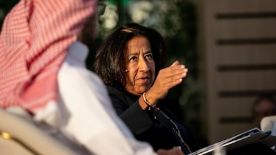 Irmãs sauditas que comandam ‘império’ de US$ 50 bi são elo entre Wall St e Riad Irmãs sauditas que comandam ‘império’ de US$ 50 bi são elo entre Wall St e Riad