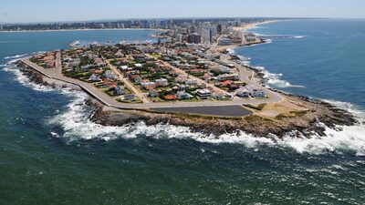 Furor de argentinos por Uruguay: son el 50% de los turistas y aprovechan el “super peso” Furor de argentinos por Uruguay: son el 50% de los turistas y aprovechan el “super peso”