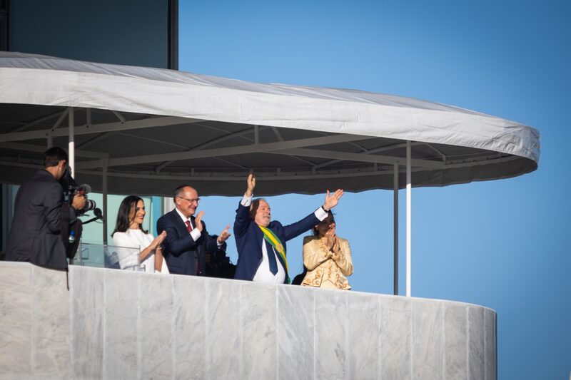 'Vou governar para os 215 milhões de brasileiros e brasileiras, e não apenas para quem votou em mim.' 'Vou governar para os 215 milhões de brasileiros e brasileiras, e não apenas para quem votou em mim.'
