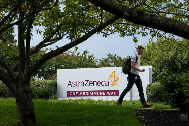 Rótulo de AstraZeneca. Rótulo de AstraZeneca.