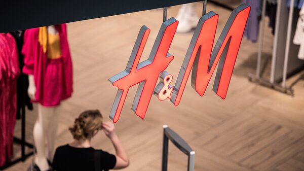 H&M planea lanzar un bono verde mientras la moda rápida presiona la sostenibilidad H&M planea lanzar un bono verde mientras la moda rápida presiona la sostenibilidad