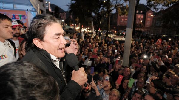 Gustavo Bolívar lidera intención de voto a la Alcaldía de Bogotá en nueva encuesta Gustavo Bolívar lidera intención de voto a la Alcaldía de Bogotá en nueva encuesta