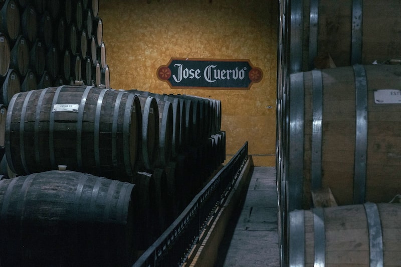 En la imagen barricas para tequila de José Cuervo. En la imagen barricas para tequila de José Cuervo.