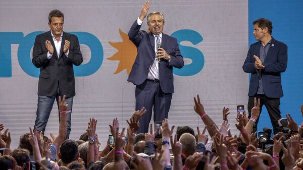 Gobierno argentino giró $2.500 millones a provincias afines días antes de sus elecciones Gobierno argentino giró $2.500 millones a provincias afines días antes de sus elecciones