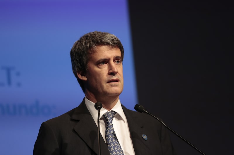 Alfonso Prat-Gay, expresidente del BCRA y exministro de Hacienda y Finanzas Públicas, durante el 50.º aniversario de la Asamblea Anual de la Federación de Bancos Latinoamericanos (FELEBAN) en Buenos Aires, Argentina, el martes 8 de noviembre de 2016. Alfonso Prat-Gay, expresidente del BCRA y exministro de Hacienda y Finanzas Públicas, durante el 50.º aniversario de la Asamblea Anual de la Federación de Bancos Latinoamericanos (FELEBAN) en Buenos Aires, Argentina, el martes 8 de noviembre de 2016.