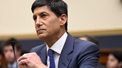 Warsh deja entrever que la Fed podría subir las tasas si persiste la inflación Warsh deja entrever que la Fed podría subir las tasas si persiste la inflación