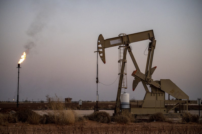 Una bomba de extracción de petróleo en Midland, Texas. Fotógrafo: Sergio Flores/Bloomberg Una bomba de extracción de petróleo en Midland, Texas. Fotógrafo: Sergio Flores/Bloomberg