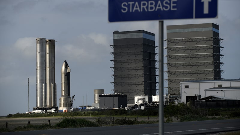 De Marte à Lua: Musk muda foco da SpaceX para acelerar planos de exploração espacial De Marte à Lua: Musk muda foco da SpaceX para acelerar planos de exploração espacial