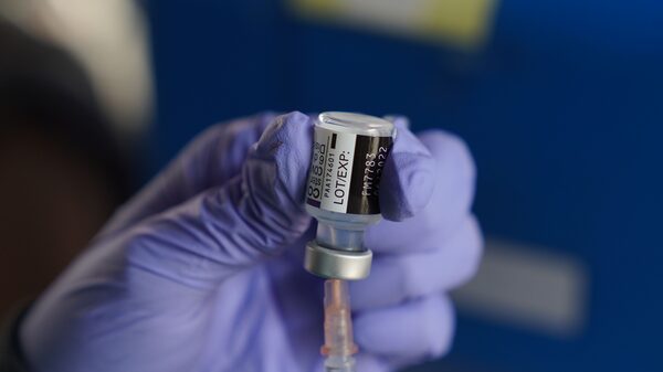 Covid: Doses de reforço protegem contra doença, apontam estudos Covid: Doses de reforço protegem contra doença, apontam estudos