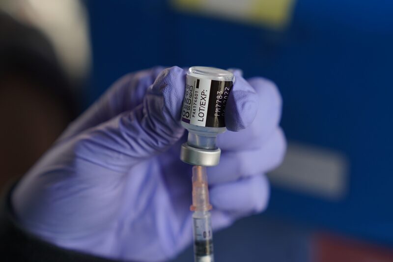 Terceiras e quartas doses podem ajudar a controlar vírus Terceiras e quartas doses podem ajudar a controlar vírus