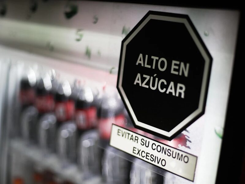 Indecopi concluye que advertencias publicitarias de octógonos en Perú no son barreras burocráticas ilegales. Indecopi concluye que advertencias publicitarias de octógonos en Perú no son barreras burocráticas ilegales.