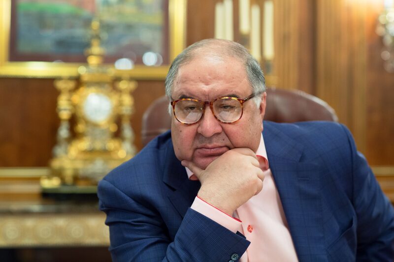 O oligarca russo faz parte da lista de sancionados devido à guerra da Rússia contra a Ucrânia O oligarca russo faz parte da lista de sancionados devido à guerra da Rússia contra a Ucrânia