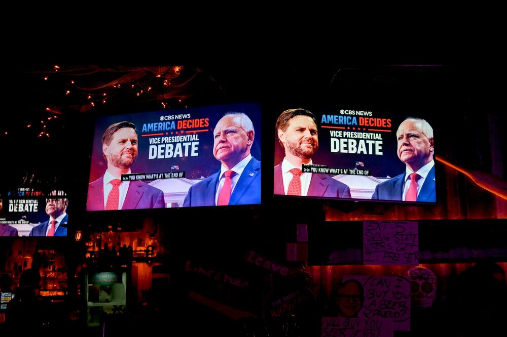 La pantalla durante una fiesta de observación del debate vicepresidencial en Nueva York. La pantalla durante una fiesta de observación del debate vicepresidencial en Nueva York.