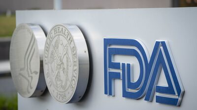 La FDA aprueba la primera prueba de sangre para diagnosticar la enfermedad de Alzheimer La FDA aprueba la primera prueba de sangre para diagnosticar la enfermedad de Alzheimer