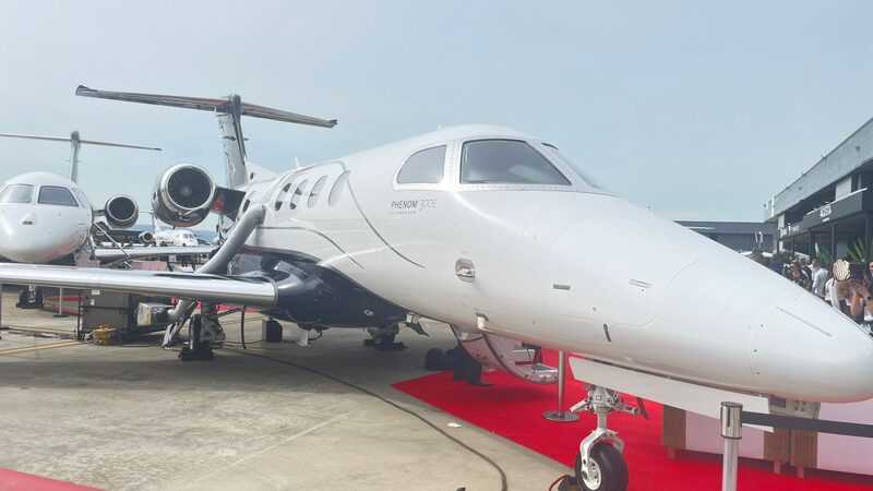 Embraer no Catarina Aviation Show com seu jato Phenom Embraer no Catarina Aviation Show com seu jato Phenom