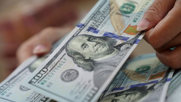 Grandes inversores reducen coberturas cambiarias y dejan al dólar vulnerable a una fuerte caída Grandes inversores reducen coberturas cambiarias y dejan al dólar vulnerable a una fuerte caída