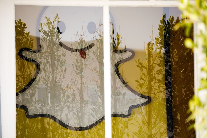 An Snapchat Inc. ghost logo is seen inside the company's building in the Venice Beach neighborhood of Los Angeles, California, U.S., on Wednesday, Feb. 7, 2018. Photographer: Patrick T. Fallon/Bloomberg An Snapchat Inc. ghost logo is seen inside the company's building in the Venice Beach neighborhood of Los Angeles, California, U.S., on Wednesday, Feb. 7, 2018. Photographer: Patrick T. Fallon/Bloomberg