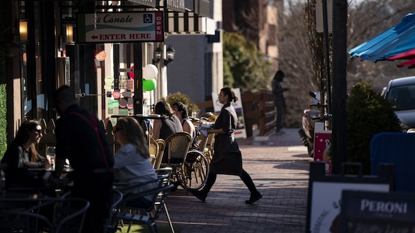 Empresas de EE.UU. añaden menos empleos de lo esperado en octubre, según ADP Empresas de EE.UU. añaden menos empleos de lo esperado en octubre, según ADP