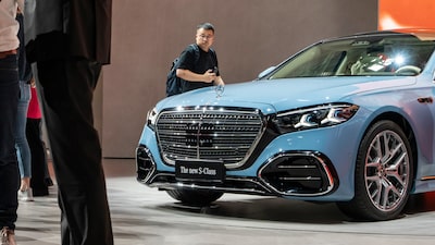 Mercedes-Benz rebaja sus previsiones por la crisis en China y sus acciones caen hasta 5,5% Mercedes-Benz rebaja sus previsiones por la crisis en China y sus acciones caen hasta 5,5%
