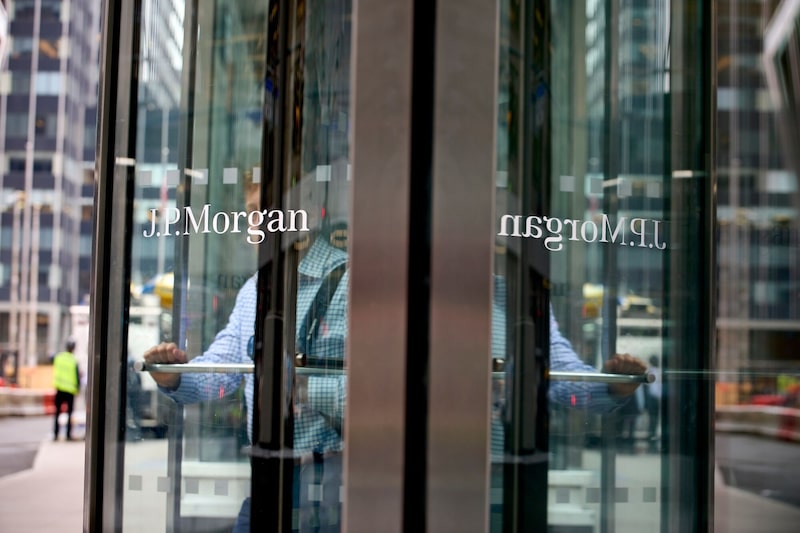 Grant começou sua atuação como banqueiro de investimentos no Morgan Guaranty de Londres em 1980 Grant começou sua atuação como banqueiro de investimentos no Morgan Guaranty de Londres em 1980