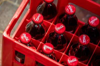 ¿En qué invertir? UBS publicó sus preferencias de consumo básico y destacó a Coca-Cola.