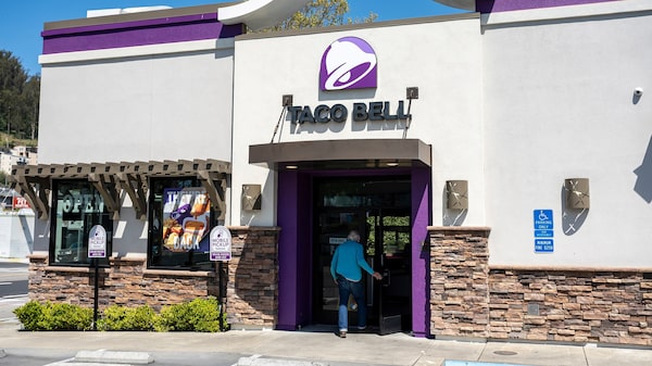 Taco Bell retira algunos ingredientes de sus restaurantes por brote de parásito en EE.UU. Taco Bell retira algunos ingredientes de sus restaurantes por brote de parásito en EE.UU.