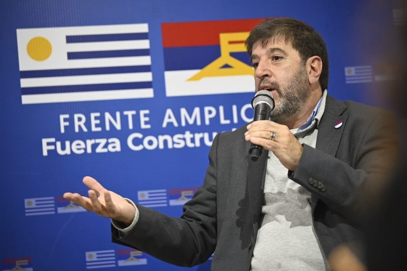 El presidente del Frente Amplio, Fernando Pereira, durante una charla en la sede partidaria. Fotografía: Carlos Lebrato-Frente Amplio. El presidente del Frente Amplio, Fernando Pereira, durante una charla en la sede partidaria. Fotografía: Carlos Lebrato-Frente Amplio.