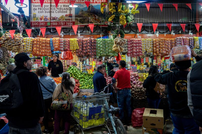 La economía chilena volvió a crecer en el tercer trimestre gracias a la firme demanda. La economía chilena volvió a crecer en el tercer trimestre gracias a la firme demanda.
