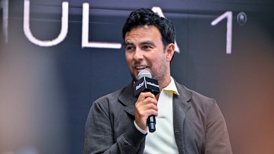 De la Fórmula 1 a Netflix: así podría ser el debut de Sergio ‘Checo’ Pérez en ‘Emily in Paris’ De la Fórmula 1 a Netflix: así podría ser el debut de Sergio ‘Checo’ Pérez en ‘Emily in Paris’