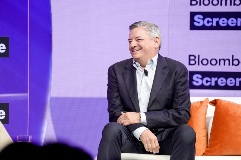 Ted Sarandos, presidente y codirector ejecutivo de Netflix Inc, durante el evento Bloomberg Screentime en Los Ángeles, California, EE.UU., el miércoles 12 de octubre de 2023. Fotógrafo: Kyle Grillot/Bloomberg Ted Sarandos, presidente y codirector ejecutivo de Netflix Inc, durante el evento Bloomberg Screentime en Los Ángeles, California, EE.UU., el miércoles 12 de octubre de 2023. Fotógrafo: Kyle Grillot/Bloomberg