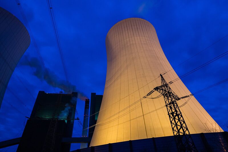 El secretario de las Naciones Unidas, António Guterres, dijo que todos los países del G20 deberían comprometerse a lograr emisiones netas cero para mediados de siglo. El secretario de las Naciones Unidas, António Guterres, dijo que todos los países del G20 deberían comprometerse a lograr emisiones netas cero para mediados de siglo.