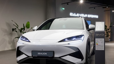 BYD actualizará casi 90.000 híbridos enchufables por defectos de baterías en China BYD actualizará casi 90.000 híbridos enchufables por defectos de baterías en China